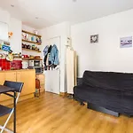 15Sqm Studio In A Lovely Neighbourhood