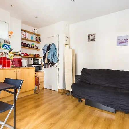 15sqm Studio In A Lovely Neighbourhood Apartment *